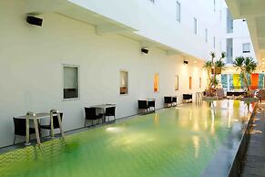 Amaris Hotel Sunset Road