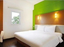 Amaris Hotel Sunset Road