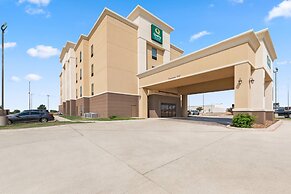 Quality Inn & Suites Pearsall