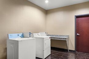 Quality Inn & Suites Pearsall