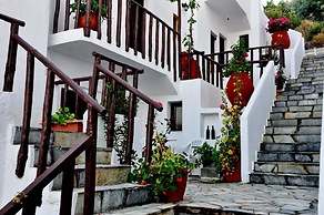 Heliotrope Apartments