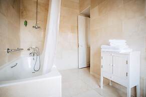 Gleesons Restaurant & Rooms