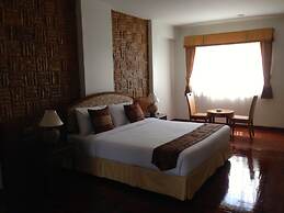 Suwan Driving Range and Resort