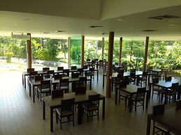 Suwan Driving Range and Resort