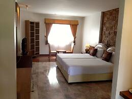 Suwan Driving Range and Resort