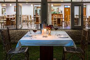 Safira River Front Resort