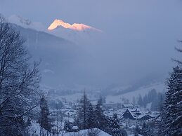 Arpuria l hidden luxury mountain home | Adults friendly