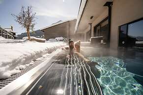 Arpuria l hidden luxury mountain home | Adults friendly