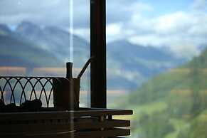 Arpuria l hidden luxury mountain home | Adults friendly