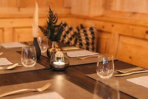 Arpuria l hidden luxury mountain home | Adults friendly