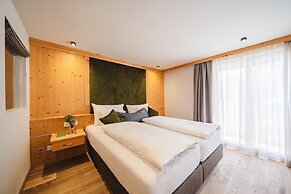 Arpuria l hidden luxury mountain home | Adults friendly