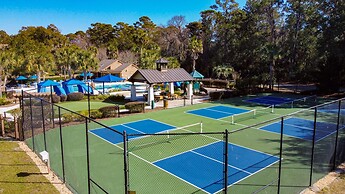 Spinnaker At Shipyard