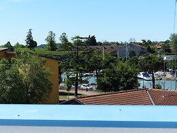 Meet Gardalake Hostel