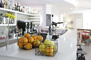 Meet Gardalake Hostel