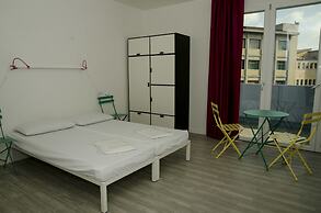 Meet Gardalake Hostel