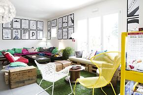 Meet Gardalake Hostel