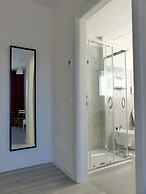 Meet Gardalake Hostel