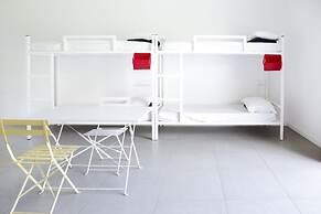 Meet Gardalake Hostel