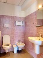 Meet Gardalake Hostel