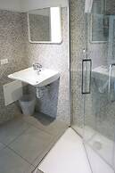 Meet Gardalake Hostel