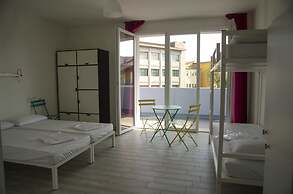 Meet Gardalake Hostel