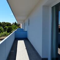 Meet Gardalake Hostel