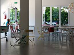 Meet Gardalake Hostel