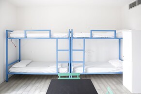 Meet Gardalake Hostel