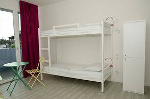 Meet Gardalake Hostel