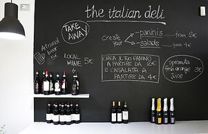 Meet Gardalake Hostel