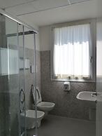 Meet Gardalake Hostel