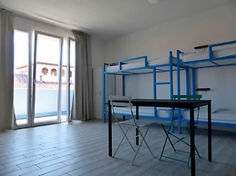 Meet Gardalake Hostel