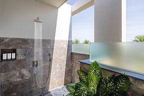 Melia Danang Beach Resort