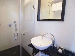 Dizengoff Avenue Hotel