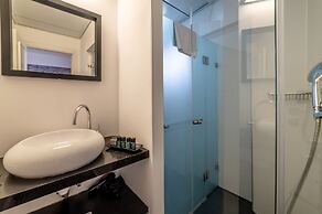 Dizengoff Avenue Hotel