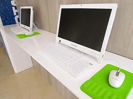 Whiz Hotel Cikini Jakarta