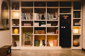 27 Suites Apart Hotel