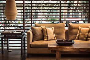 27 Suites Apart Hotel