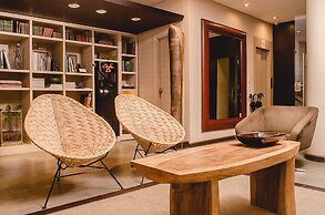 27 Suites Apart Hotel