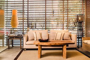 27 Suites Apart Hotel