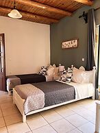 Skandalis Traditional Suites