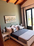 Skandalis Traditional Suites