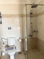 Skandalis Traditional Suites