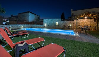 Skandalis Traditional Suites