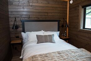 Rowena's Inn On The River