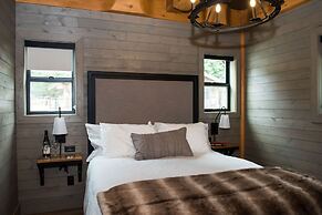 Rowena's Inn On The River