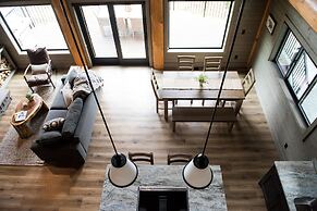 Rowena's Inn On The River