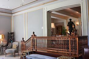 Rowena's Inn On The River