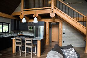 Rowena's Inn On The River