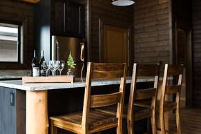 Rowena's Inn On The River